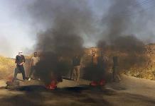 Manifestantes en el sur de Siria toman oficinas y calles en protestas por la economía