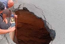 Por socavón cierran puente vial en EDOMEX