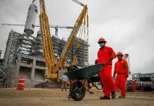 AMLO reconoce retraso en producci&oacute;n de Dos Bocas