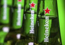 Heineken completa su retirada de Rusia con venta por 1 euro