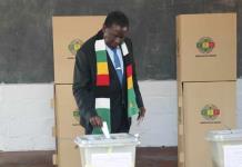 Presidente de Zimbabue gana reelección en comicios polémicos