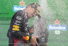Muy orgulloso por volver a ganar en casa y por lograr nueve victorias seguidas: Verstappen