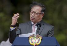 Presidente colombiano niega que padezca problema de salud grave; admite momentos difíciles