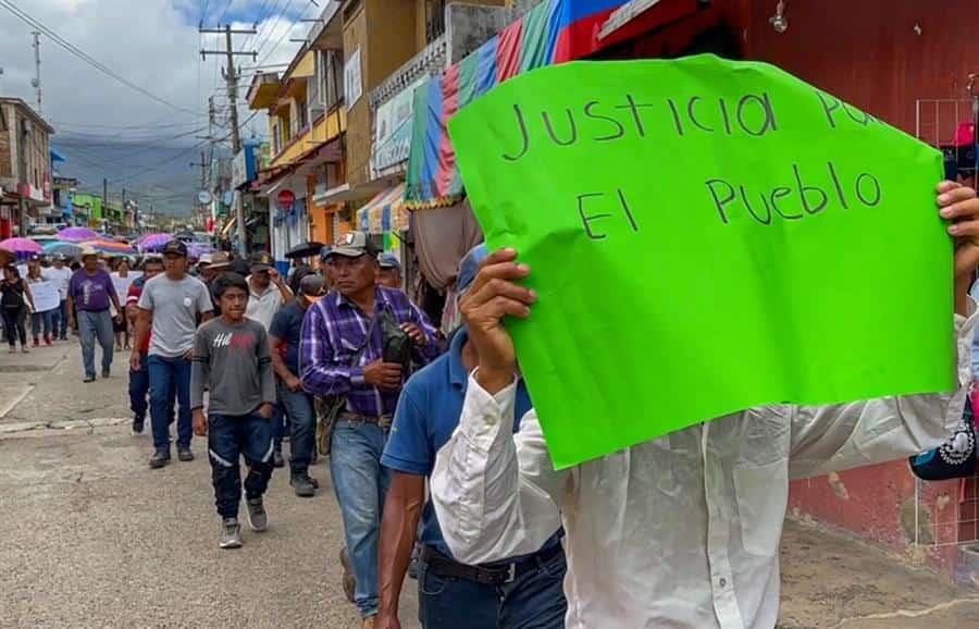 Indígenas marchan contra la ola de violencia del crimen organizado en ...