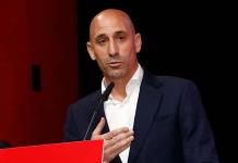 FIFA suspende a Luis Rubiales