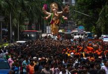 Una nueva procesión hindú eleva la tensión en una ciudad india tras choques con 6 muertos