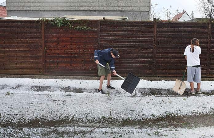 Granizo daña inmuebles en pueblo alemán