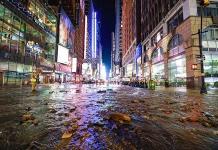 La rotura de una tubería de agua en Nueva York inunda las calles y metro de Times Square