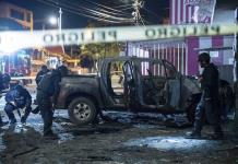 57 policías y guardias retenidos en 6 cárceles a la par de 4 coches bomba en Quito y el sur de Ecuador