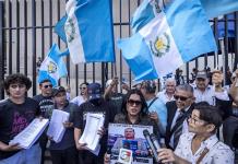 Guatemala vive un golpe de Estado para evitar investidura de presidente electo