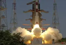 India lanza sonda para estudiar el Sol tras exitoso aterrizaje en el polo sur de la Luna