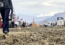 Decenas de miles siguen varados por inundaciones en festival Burning Man en Nevada