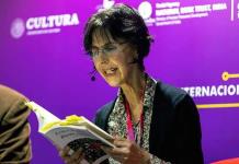 La mexicana Coral Bracho gana el Premio FIL de Literatura 2023