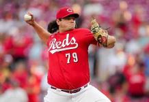 Lidera Steer triunfo de los Rojos