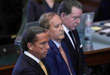 Juicio político al fiscal de Texas (EE.UU.), que se declara no culpable de soborno