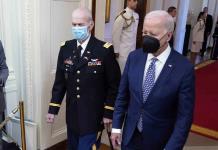 Biden usa mascarilla con intermitencia tras positivo a COVID de primera dama