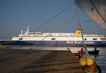 Tripulantes de un ferry griego enfrentan cargos de homicidio por aventar al mar a un pasajero