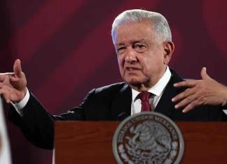 López Obrador rechaza las críticas de Ebrard