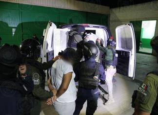 En operativo nocturno, más de 50 presos de La Pila fueron trasladados a penales federales