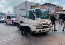 Conductor resulta con lesiones leves en aparatoso choque por alcance