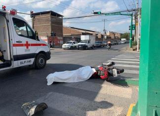 Muere motociclista arrollado por camión en Zona Industrial