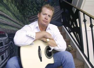 Fallece el cantautor country Charlie Robison a los 59 años