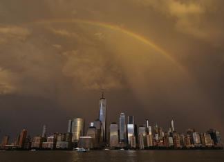 Captan arcoíris sobre NY a 22 años del ataque a las Torres Gemelas
