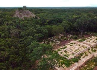 Arqueólogos mexicanos descubren un palacio maya en la zona arqueológica de Kabah
