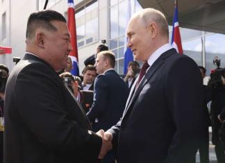 Empiezan las negociaciones entre Putin y Kim en el cosmódromo ruso de Vostochni