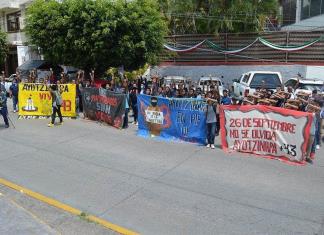 Estudiantes mexicanos comienzan protestas por los 43 desaparecidos de Ayotzinapa