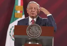 Reitera AMLO postura contra autodefensas en Michoacán Reitera AMLO postura contra autodefensas en Michoacán