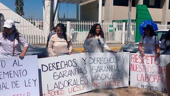 Protestan trabajadores de la UISLP; temen quedar sin prestaciones y sueldo de fin de año