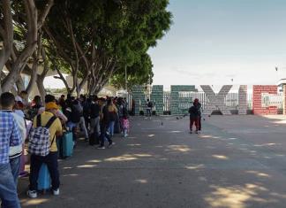 Activistas acusan que cierre de garita en mexicana Tijuana estigmatiza a los migrantes