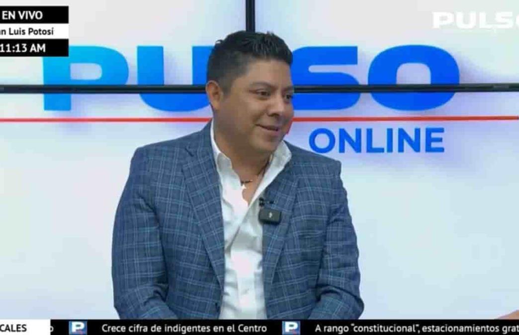 El gobernador Ricardo Gallardo platicó con Paola Recio y Daniel Ortiz en el noticiero Pulso al Aire/Foto: Especial