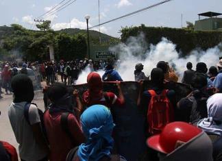 Militares de Iguala repelen protesta