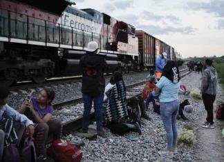 INM promete poner retenes para disuadir a migrantes de subirse a trenes de carga rumbo a EEUU