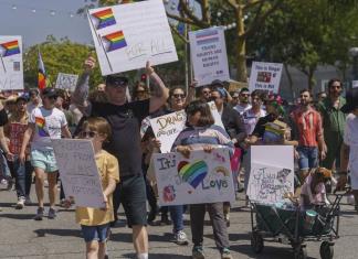 California frena iniciativa sobre afirmación de género