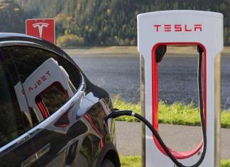 Tesla: ¿Un gigante de la tecnología disfrazado de fabricante de automóviles?