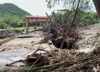Desborda río en Autlán; 8 muertos