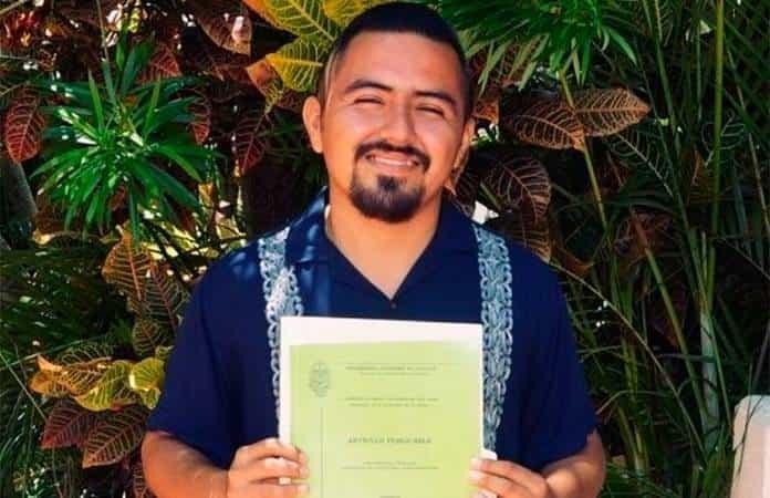 Recibe James Sarao el Premio de Literaturas Indígenas 2023 por su ensayo La estética narrativa de Tsikbal