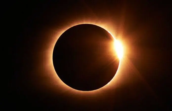Confusión en redes por fecha de eclipse