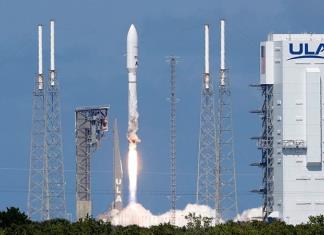Amazon lanza dos satélites de prueba