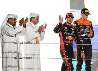 Verstappen también gana el Gran Premio de Qatar, Checo llega en décimo.