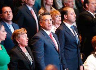 La cábala/Política y amores inefables