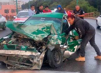 En una noche, mueren 2 taxistas en accidentes