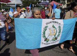 Continúan por segunda semana protestas en Guatemala para exigir renuncia de fiscal general y un juez