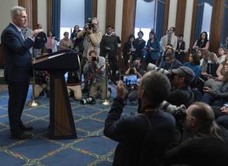 En medio de la incertidumbre, McCarthy se posiciona como líder de facto de la cámara baja de EEUU