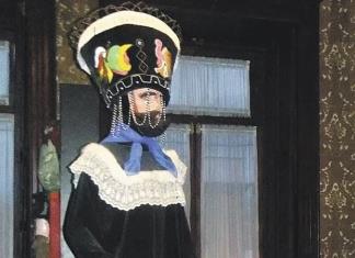 Máscara de la Danza de los Chinelos