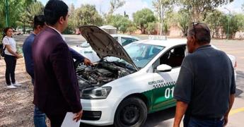 Prohíbe la SCT polarizado de taxis: habría sanciones