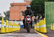 La presión correcta de las llantas delanteras de una motocicleta La presión correcta de las llantas delanteras de una motocicleta